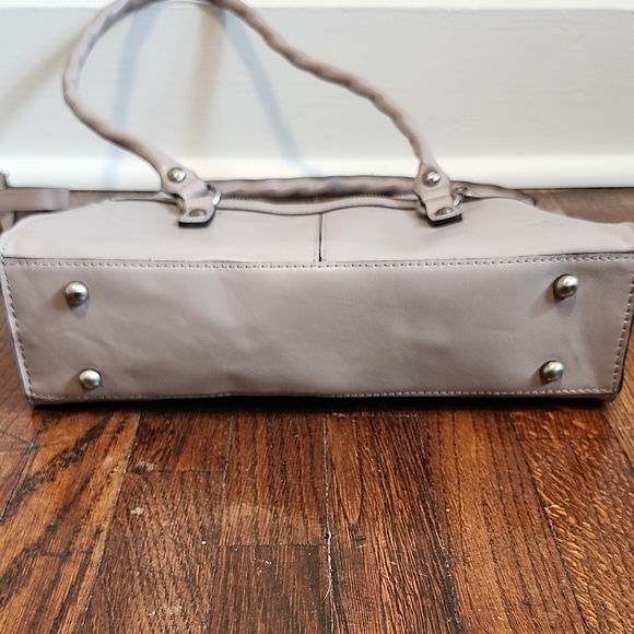 Patricia Nash Gray Shoulder Bag with Textured Leather and Adjustable Strap - Picture 7 of 14